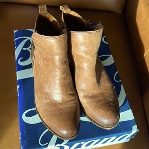 Lucky brand woman leather boots